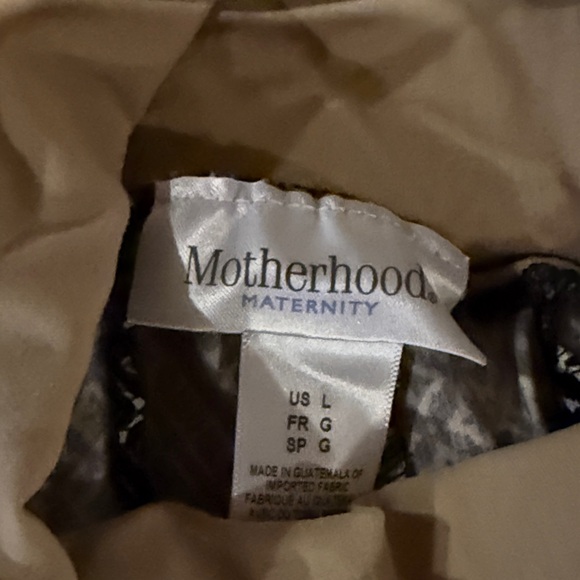 Motherhood Maternity Black and white Geometric Capris - Picture 3 of 4